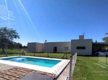 Casa · 200m² · 4 Ambientes · 2 Cocheras · Venta Casa Quinta con Pileta en Abasto, La Plata