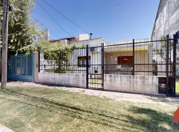 Terreno · 150m² · 4 Ambientes · 1 Cochera · Terreno en Venta en Martinez, con 2 Casas a Refaccionar 3 y 4 Amb con Patio y Jardín