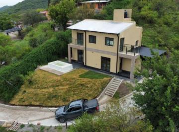 Casa de 6 ambientes, Unquillo · Hermosa Casa en Cabana - Unquillo - 3dorm