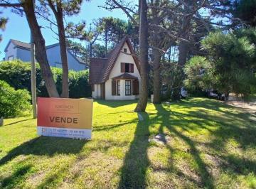 Casa de 5 ambientes, Pinamar · Casa en Dos Plantas a 2 Cuadras de La Playa Lote Arbolado y Excelente Entorno