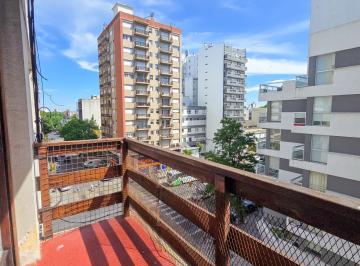 Departamento · 1 Dormitorio · 1 Cochera · Temporada - Departamento 2 Amb. - 25 de Mayo y Av Independencia