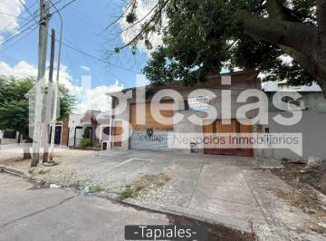 Casa de 3 ambientes, La Matanza · Casa con Galpón Al Frente en Tapiales