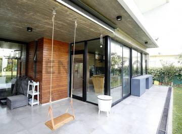 Casa · 190m² · 4 Ambientes · Casa en Venta en City Bell Barrio El Quimilar 3 Dorm.