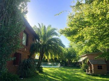 Casa de 4 ambientes, La Plata · Casa en Venta con Parque y Pileta - City Bell, Calle 456 Entre 27 y 28 Bis