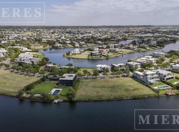 Terreno · 1085m² · Lote en Venta a La Laguna en Puertos Barrio Marinas