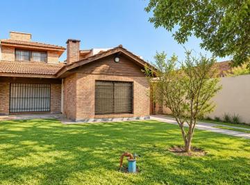 Casa · 130m² · 5 Ambientes · 2 Cocheras · Chalet | Venta | Talar de Pacheco | 5 Ambientes
