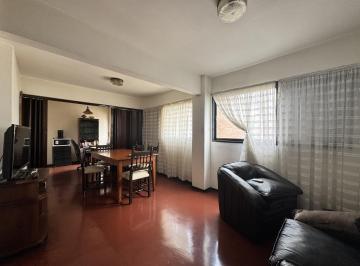 Departamento · 90m² · 5 Ambientes · Departamento de 3 Dorm. en Barrio Martin
