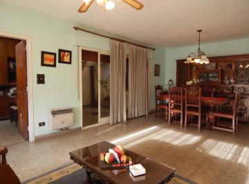 Casa · 239m² · 5 Ambientes · 1 Cochera · Casa 3 Dorm. en San Vicente Parque Apta Credito