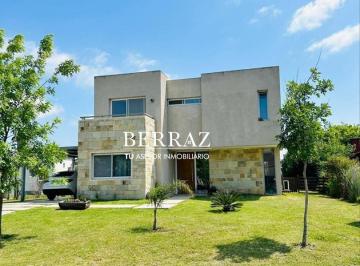 Casa · 160m² · 5 Ambientes · 1 Cochera · Casa Venta 3 Dorm. Haras Santa Maria Lote de 800 m² Escobar