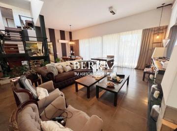 Casa · 206m² · 4 Ambientes · 4 Cocheras · Casa Venta 3 Dorm. Barrio Los Robles Lote de 1000 m² Haras Santa Maria