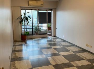 Departamento de 2 ambientes, Constitución · Departamento en Venta en Constitución de 2 Ambientes con Escritorio Al Frente y Balcón Corrido