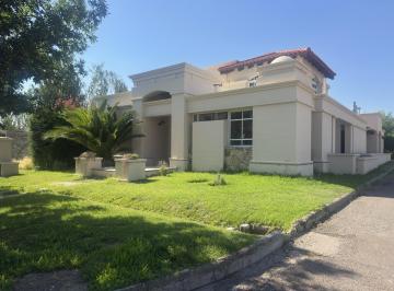 Casa · 230m² · 13 Ambientes · 2 Cocheras · Barrio Las Candelas II, Luján de Cuyo