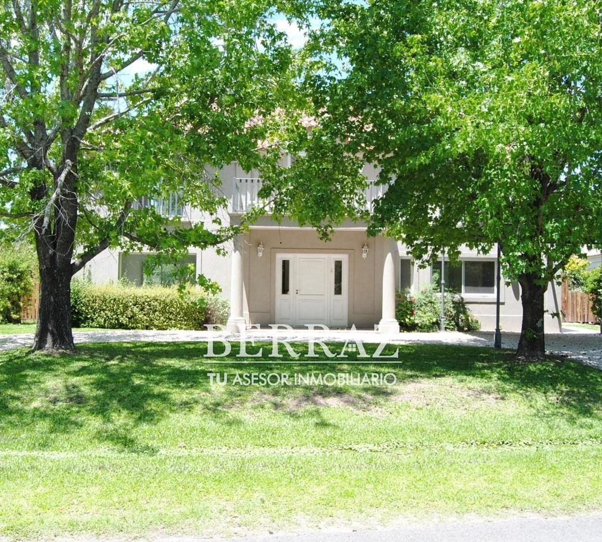 Casa venta 4 ambientes en Ayres de Pilar lote de 886,72 m2