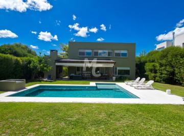 Casa · 220m² · 5 Ambientes · 1 Cochera · Casa en Venta en La Reserva Cardales