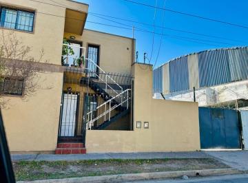 Depósito de 3 ambientes, Córdoba · Galpon con Doble Ingreso Mas 2 Deptos Cocina Separada Living Comedor Parrilla Patio 1 Dormitorio