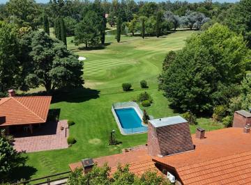 Casa · 350m² · 7 Ambientes · 5 Cocheras · Los Mejores Lotes del Country. Casa de Gran Calidad Para Modernizar