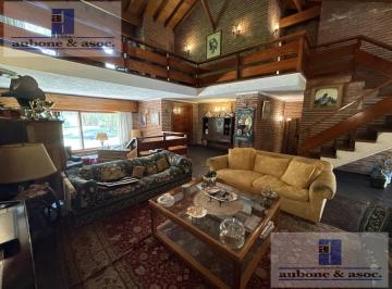 Casa · 350m² · 7 Ambientes · 5 Cocheras · Los Mejores Lotes del Country. Casa de Gran Calidad Para Modernizar