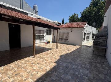 Casa · 220m² · 4 Ambientes · 1 Cochera · Venta Casa 4 Ambientes en Haedo Norte