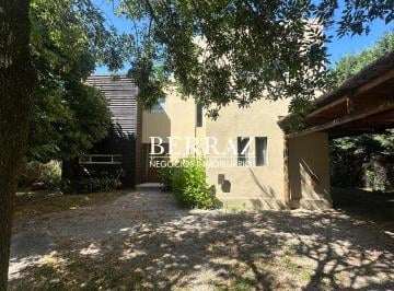 Casa · 257m² · 4 Ambientes · 1 Cochera · Oportunidad! Casa Venta 4 Ambientes en Saint matthew'S Pilar Lote de 800 m²