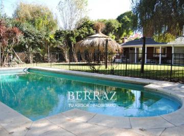 Casa · 252m² · 8 Ambientes · 1 Cochera · Casa Venta 8 Ambientes en Las Condes Pilar Lote de 800 m²