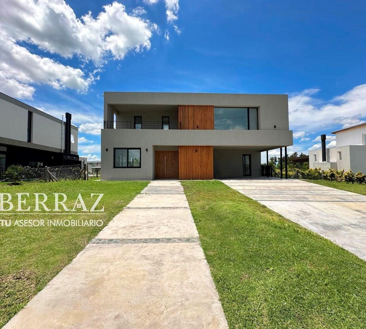 Casa venta 5 ambientes en 2 Plantas en La Calesa Pilará lote de 809 m2