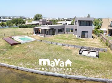 Casa · 170m² · 4 Ambientes · 2 Cocheras · Casa en Venta - San Sebastian a La Laguna