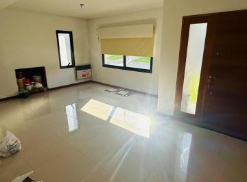 Casa · 184m² · 4 Ambientes · 1 Cochera · Casa en Country | Casa 5 Ambientes en 2 Plantas | Moreno