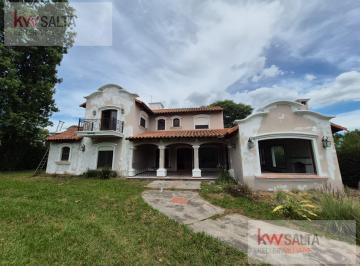 Casa · 300m² · 7 Ambientes · 1 Cochera · Casa en Venta El Tipal Salta