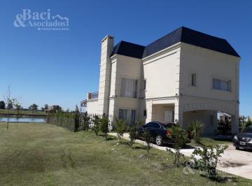Casa · 300m² · 8 Ambientes · Casa - Lagos de Canning