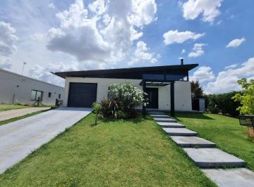 Casa de 4 ambientes, San Vicente · San Lucas de Canning! Divina Casa con 3 Dorm. y Piscina! Acepta Ofertas!