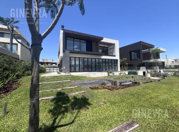 Casa · 550m² · 7 Ambientes · 2 Cocheras · Casa en Venta en El Yacht Nordelta