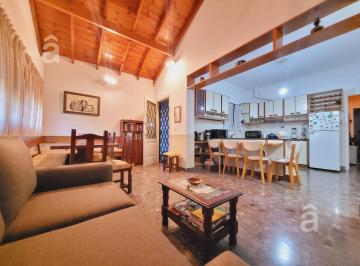 Casa · 296m² · 4 Ambientes · 2 Cocheras · Casa en Venta en Villa Ballester - Cuatro Ambientes - Lote 15 m X 50 m