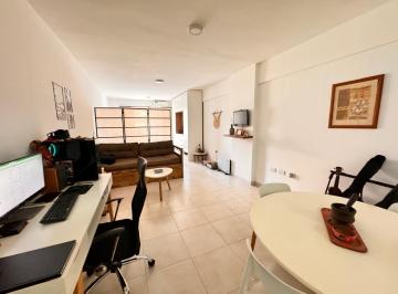 Departamento · 45m² · 1 Ambiente · Amplio Departamento Monoambiente U Oficina con Balcón Terraza en San Martín Al 1000, Zona Centro