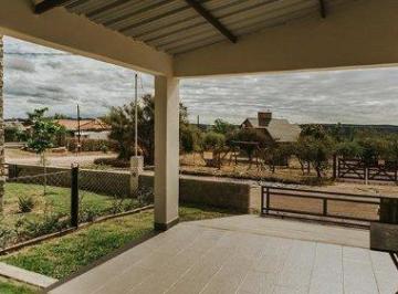 Casa · 50m² · 2 Ambientes · 1 Cochera · Casas en Alquiler en Capilla del Monte
