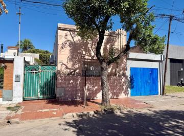 Casa · 138m² · 3 Ambientes · 1 Cochera · Casa en Barrio G. Lehmann