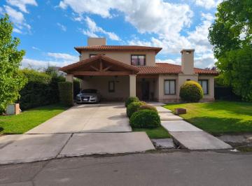 Casa de 7 ambientes, Luján de Cuyo · Hermosa Casa en Venta (Chacras de Coria)
