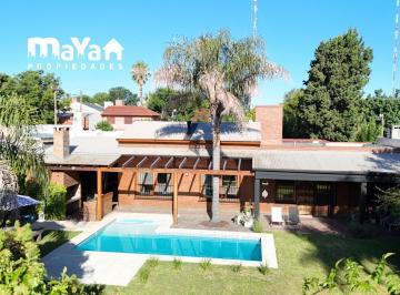 Casa · 161m² · 4 Ambientes · 5 Cocheras · Casa en Venta - Campana