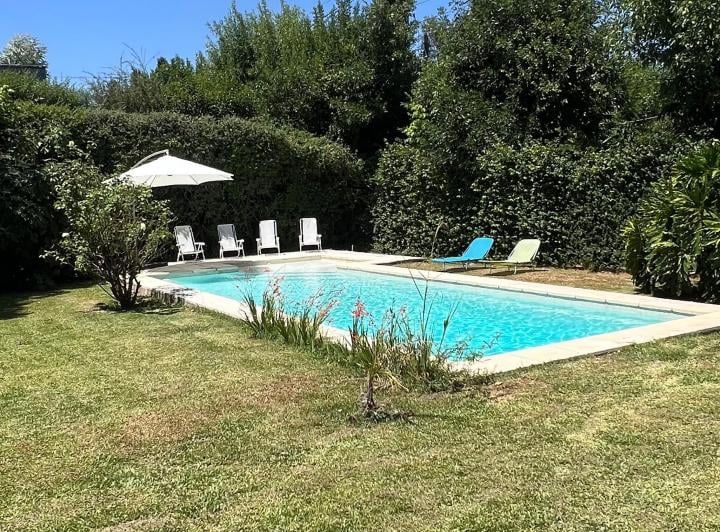Casa · 250m² · 7 Ambientes · 3 Cocheras