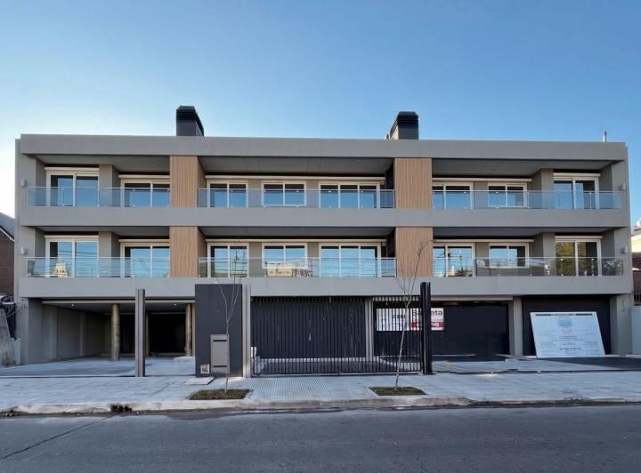 Departamento · 83m² · 3 Ambientes · 2 Cocheras