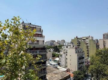 Departamento de 3 ambientes, Flores · Semipiso con Parrilla Propia y 3 Cuadras del Subte