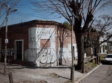 Depósito , Quilmes · 2 Depósitos en Esquina y Casa 2 Dorm. Venta en Bloque