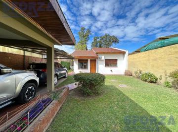 Casa · 122m² · 3 Ambientes · 2 Cocheras · Venta Casa Tres Ambientes en Adolfo Sourdeaux