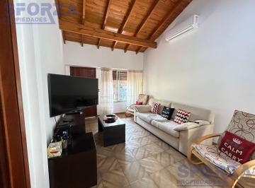 Casa · 122m² · 3 Ambientes · 2 Cocheras · Venta Casa Tres Ambientes en Adolfo Sourdeaux