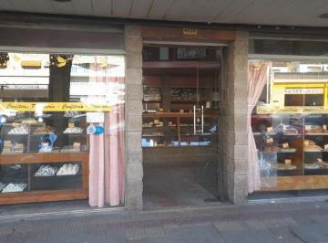 Fondo de comercio , Lanús · Panadería en Av Hipólito Yrigoyen – Fondo de Comercio con Equipamiento – Excelente Ubicación