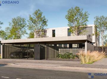 Casa · 130m² · 5 Ambientes · 2 Cocheras · Costas de Manantiales