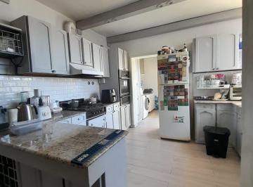 Casa de 4 ambientes, Tres de Febrero · Casa con 203 m² y 3 Dorm. en Venta, Ciudad Jardín