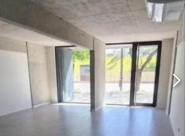 Local comercial · 71m² · Local Frente a Plaza Constitución de Casi 100 m²