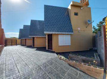 Casa · 300m² · 3 Ambientes · Lote de 4 Dúplex en Venta - Excelente Rendimiento