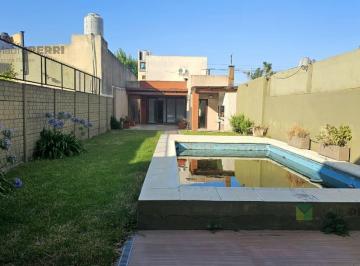 Casa · 200m² · 5 Ambientes · 2 Cocheras · Casa en Venta Berisso