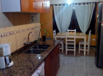 Casa · 120m² · 4 Ambientes · 1 Cochera · Casa en Villa Ballester